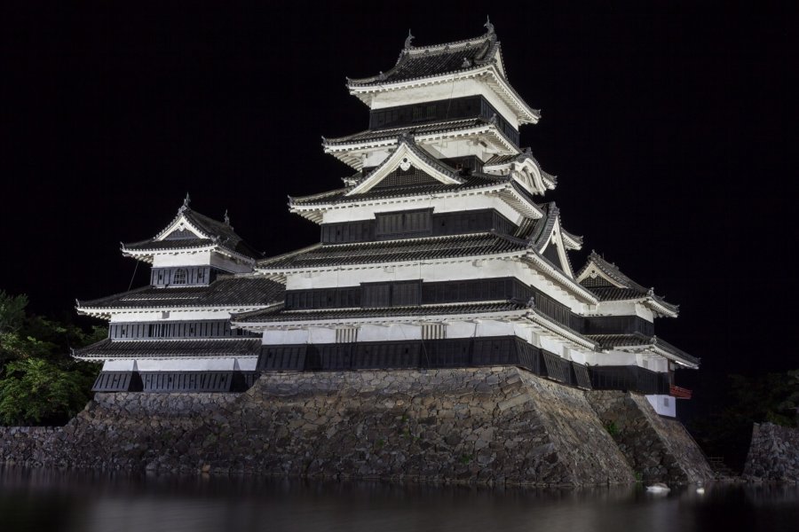 قلعة ماتسوموتو الخلابة